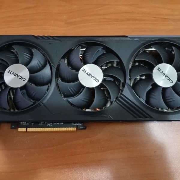 USED GIGABYTE-AMD RX7800 XT GAMING OC 16G Three Fan Graphics Card